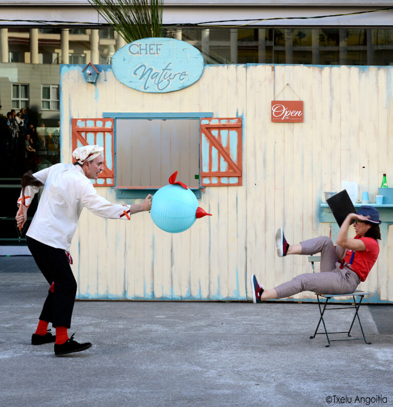 CHEF NATURE. Espectáculo de teatro de calle de Markeliñe. Restaurante. Dispositivos móviles. Slow food. Spectacle de théâtre de rue par Markeliñe. Restaurant. Appareils mobiles. Slow food. 