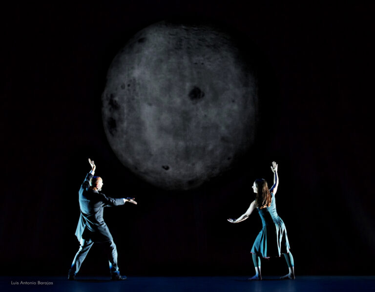 EURIA (Lluvia). Espectáculo de sala para todo público de Markeliñe. Premio Mejor Espectáculo FETEN. Duelo. Pérdida. Poesía. 