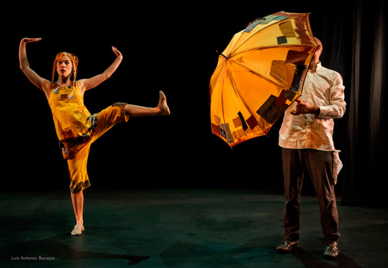 EURIA (Lluvia) (Pluie). Espectáculo de sala para todo público de Markeliñe. Premio Mejor Espectáculo FETEN. Duelo. Pérdida. Poesía. Spectacle en salle pour tous les publics par Markeliñe. Prix du meilleur spectacle FETEN. Deuil. Perte. Poésie. 