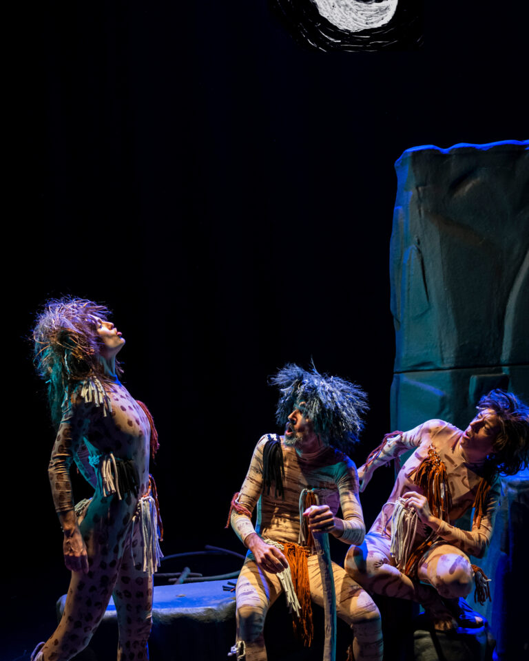 Mamut. Espectáculo de teatro de sala de Markeliñe para público infantil y familiar. Spectacle de théâtre en salle de Markeliñe pour le jeune public.